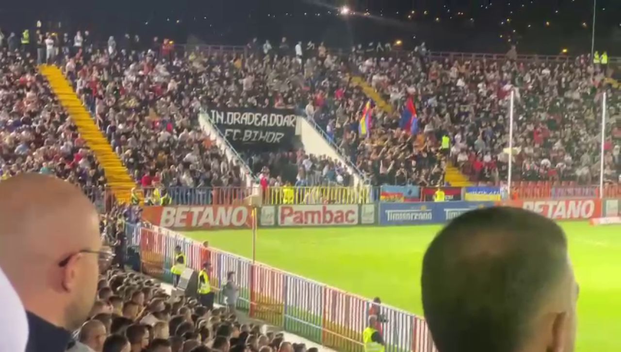 Nu ai loc să arunci un ac! Atmosferă superbă la FC Bihor - FCSB_43