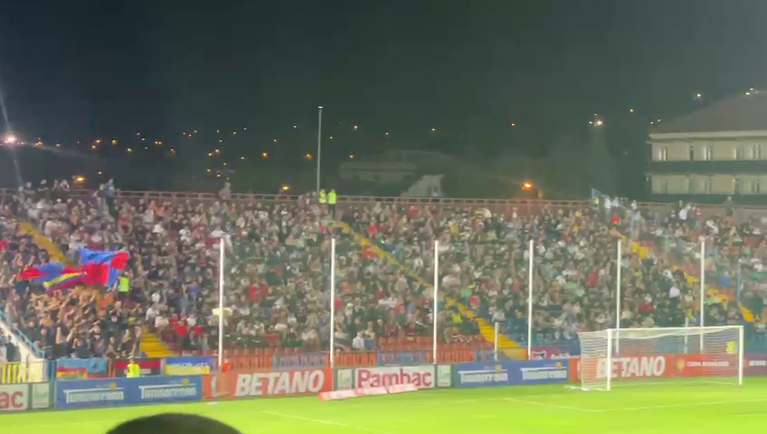 Nu ai loc să arunci un ac! Atmosferă superbă la FC Bihor - FCSB_55