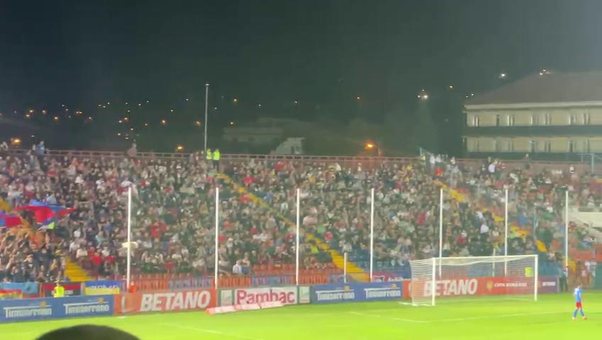 Nu ai loc să arunci un ac! Atmosferă superbă la FC Bihor - FCSB_56