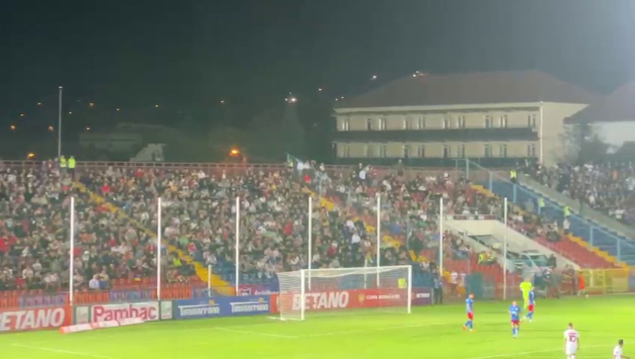 Nu ai loc să arunci un ac! Atmosferă superbă la FC Bihor - FCSB_60