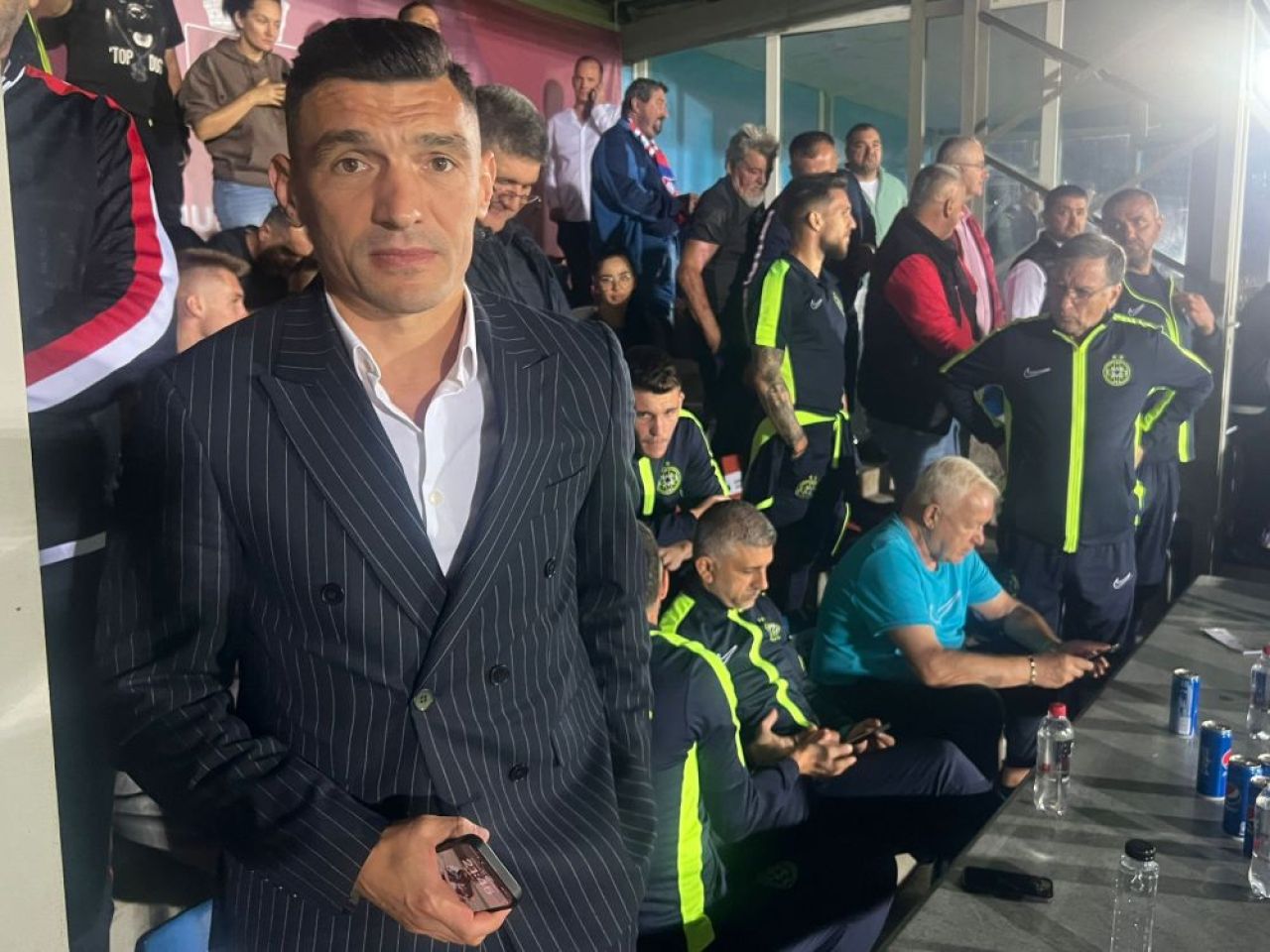Surpriză uriașă! Ce fost jucător de la FCSB a fost prezent la meciul cu FC Bihor, lângă MM și Argăseală_4