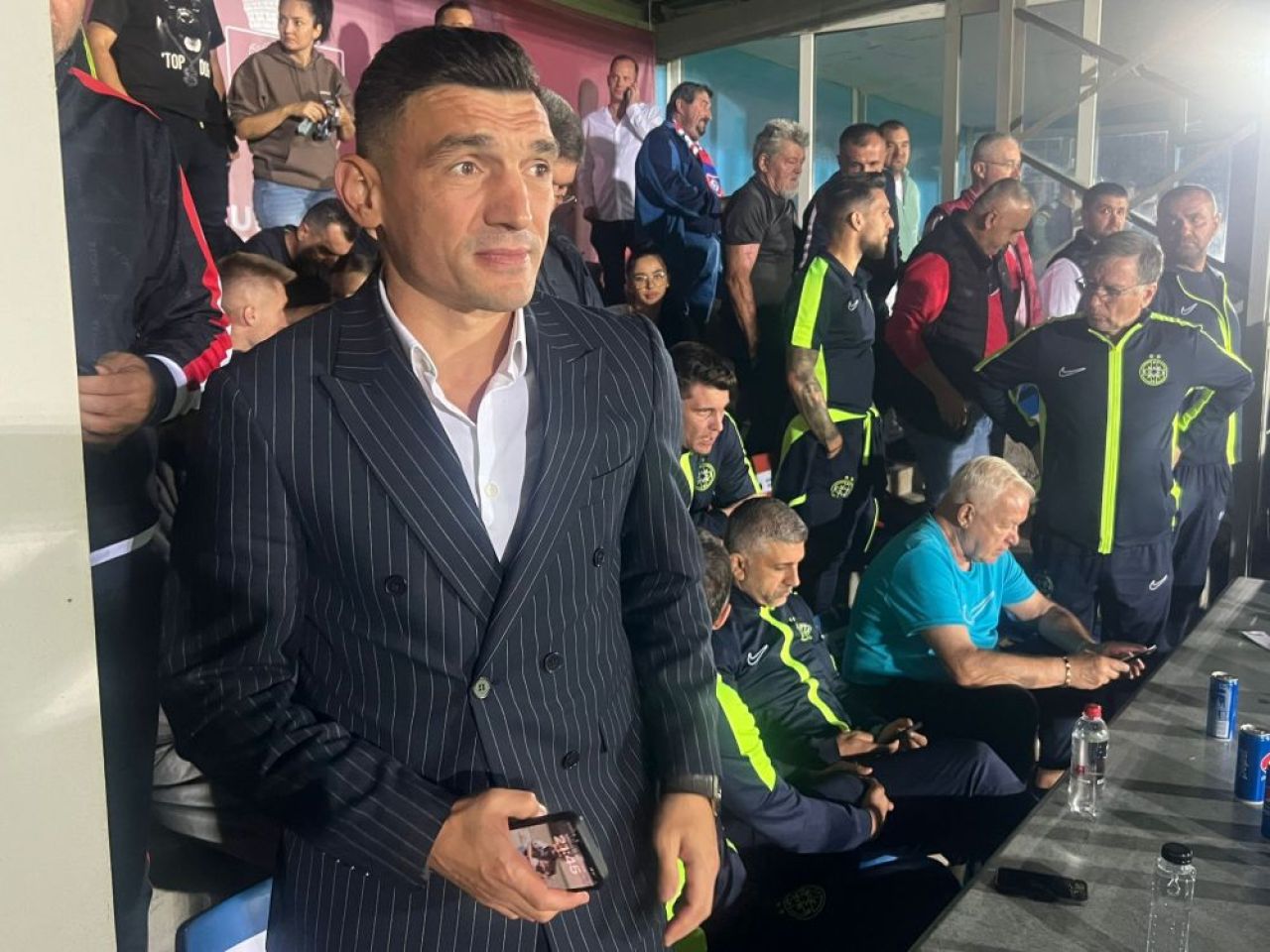 Surpriză uriașă! Ce fost jucător de la FCSB a fost prezent la meciul cu FC Bihor, lângă MM și Argăseală_5