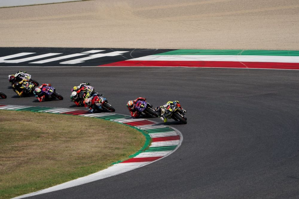 Jacopo Hosciuc, românul care visează să ajungă în Moto GP! Dublă victorie pe circuitul de la Mugello! „A fost unul dintre cele mai frumoase momente din cariera mea”_6