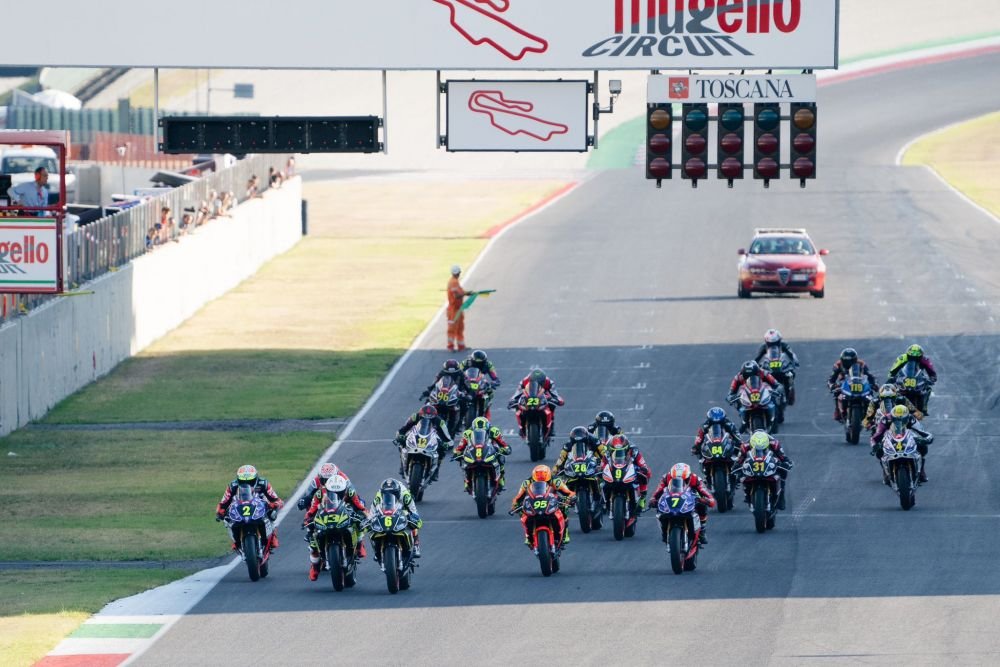 Jacopo Hosciuc, românul care visează să ajungă în Moto GP! Dublă victorie pe circuitul de la Mugello! „A fost unul dintre cele mai frumoase momente din cariera mea”_7