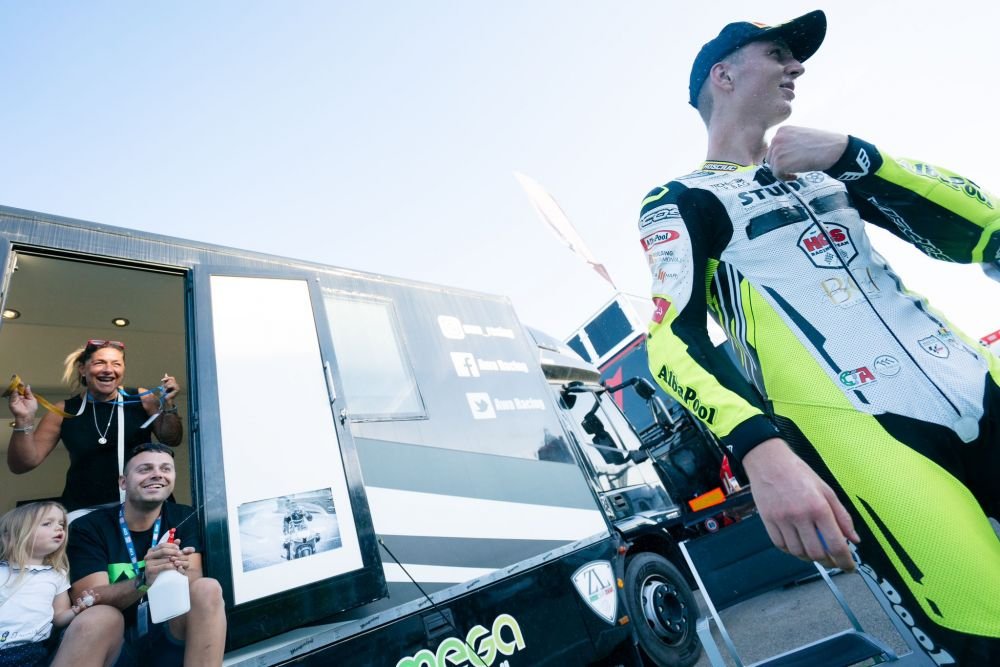 Jacopo Hosciuc, românul care visează să ajungă în Moto GP! Dublă victorie pe circuitul de la Mugello! „A fost unul dintre cele mai frumoase momente din cariera mea”_12