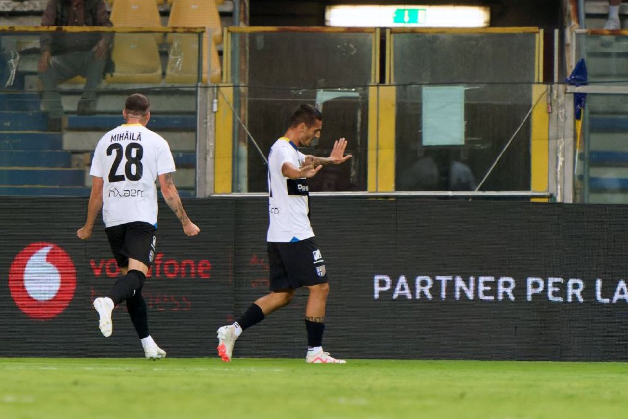 Valentin Mihăilă, assist în victoria Parmei din ultima etapă! Notele primite de el și Dennis Man _2