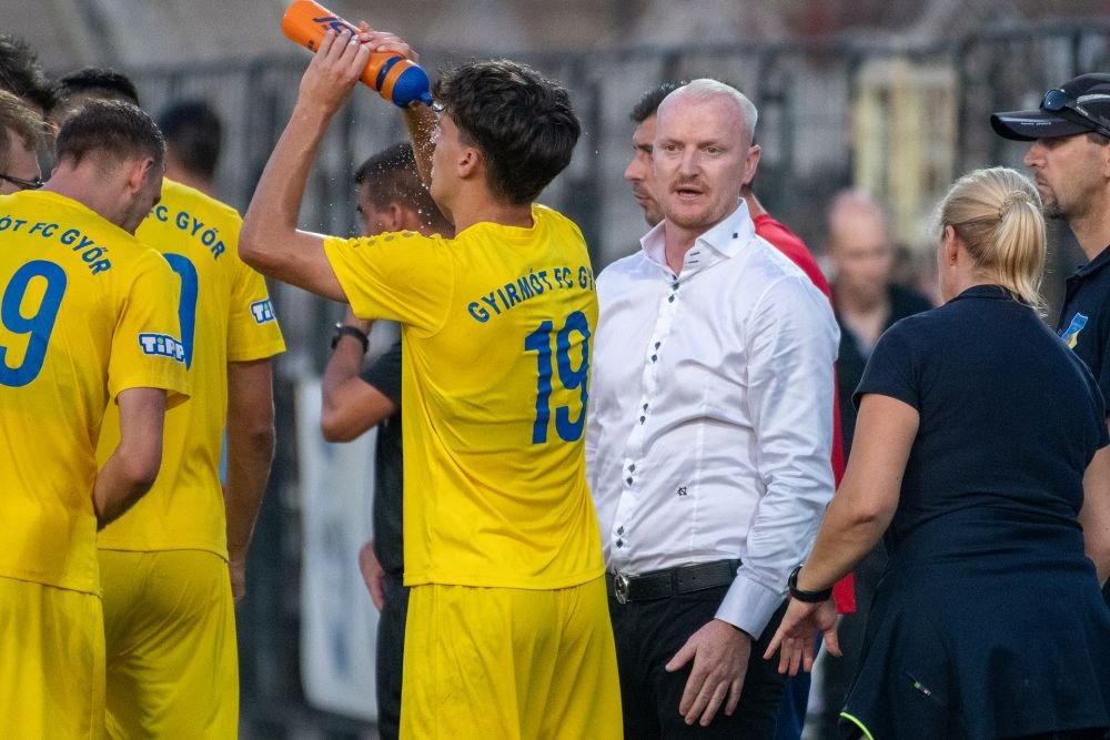 Fotbalistul român din naționala Ungariei devenit antrenor, dat afară după 6 egaluri consecutive și o calificare în Cupă!_3