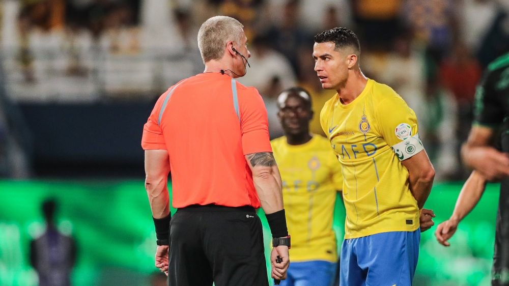 Le-au luat jucătorii, acum le vor și arbitrii. Planul grandios pus la cale &icirc;n Arabia Saudită