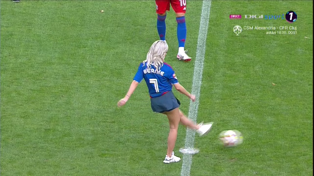 Bernadette Szocs a dat lovitura de start în CSA Steaua - 'U' Cluj! Prezentare de gală oferită de crainicul stadionului_18
