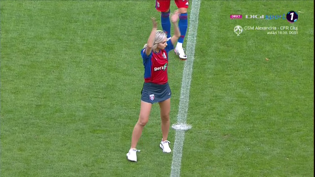 Bernadette Szocs a dat lovitura de start în CSA Steaua - 'U' Cluj! Prezentare de gală oferită de crainicul stadionului_28