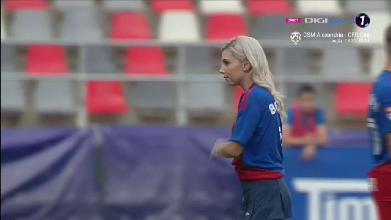 Bernadette Szocs a dat lovitura de start în CSA Steaua - 'U' Cluj! Prezentare de gală oferită de crainicul stadionului_36