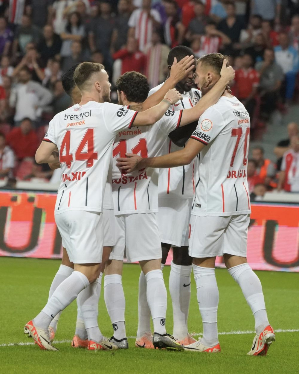 Denis Drăguș, gol în al doilea meci consecutiv pentru echipa lui Marius Șumudică: „Îmi amintește mult de impactul avut de el!” Cum a marcat_3