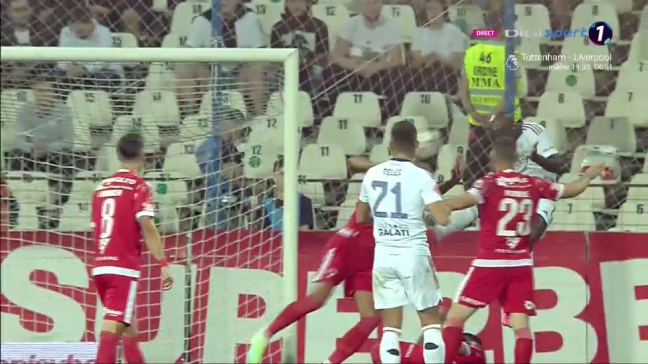 Fază controversată în Oțelul Galați - Dinamo! Gazdele au cerut lovitură de pedeapsă_2