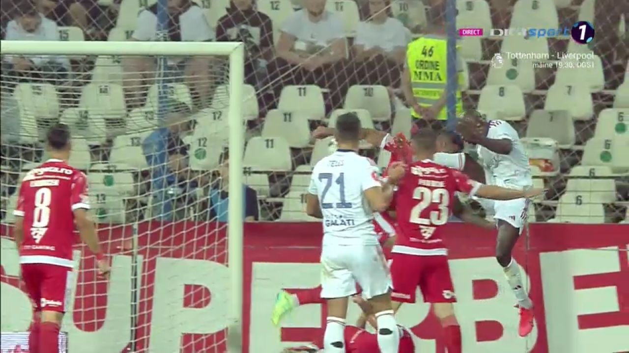 Fază controversată în Oțelul Galați - Dinamo! Gazdele au cerut lovitură de pedeapsă_4
