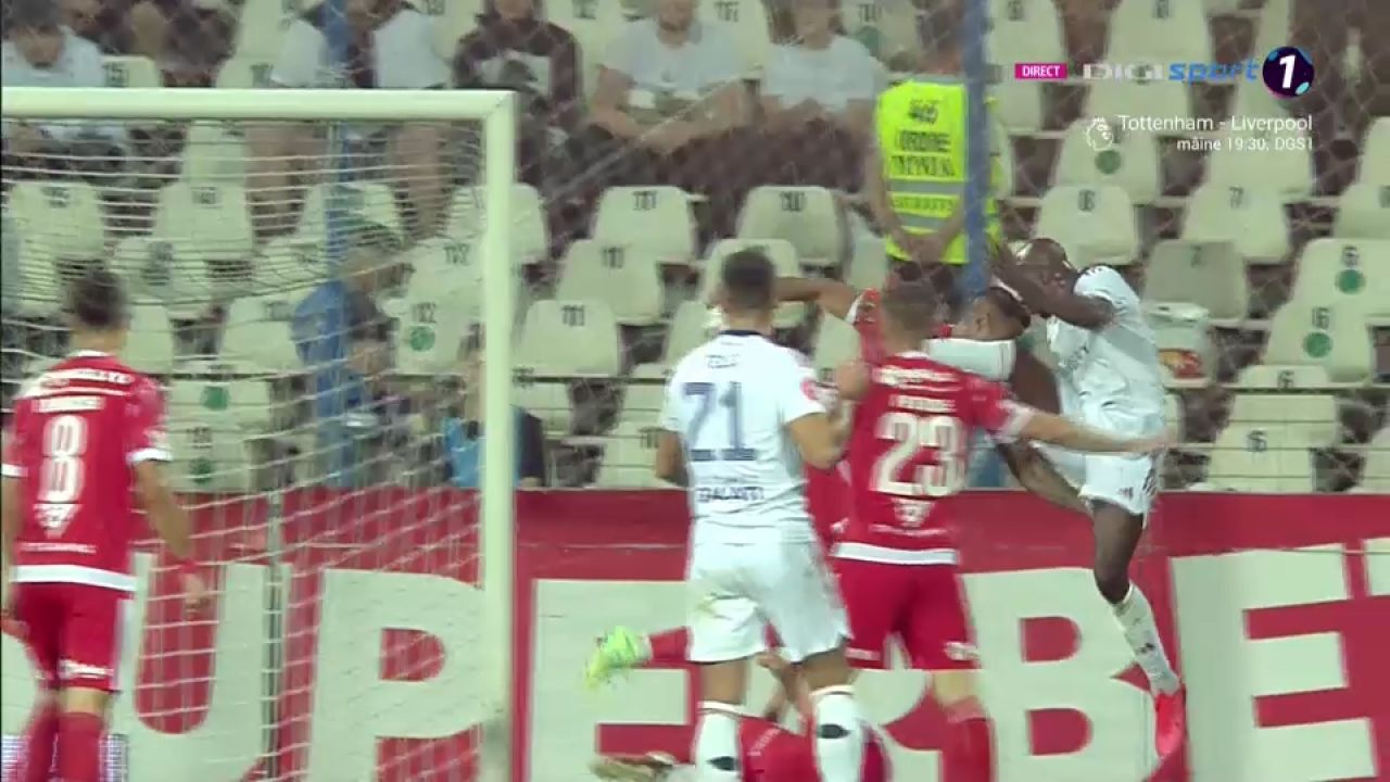Fază controversată în Oțelul Galați - Dinamo! Gazdele au cerut lovitură de pedeapsă_7