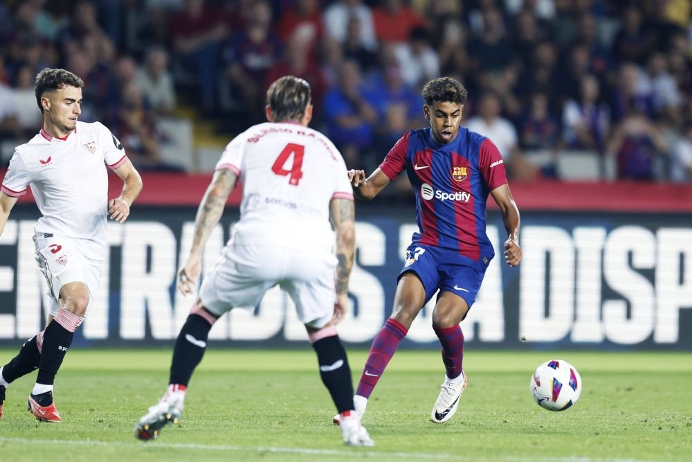 Bietul Sergio Ramos! Păcălit de Lamine Yamal, a dat autogolul decisiv în derby-ul Barcelona - Sevilla_2