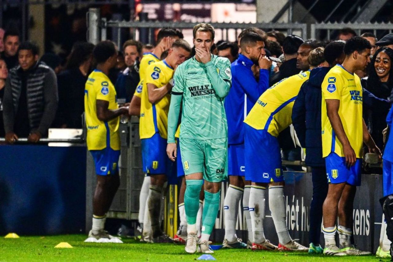 Meciul Waalwijk - Ajax, suspendat după o accidentare gravă a portarului! Momente dramatice în Eredivisie_9