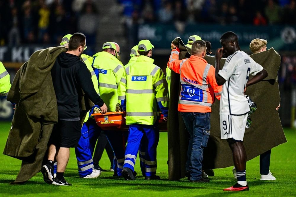 Ce se întâmplă cu Etienne Vaessen, portarul lui Waalwijk care a suferit o accidentare gravă contra lui Ajax_7