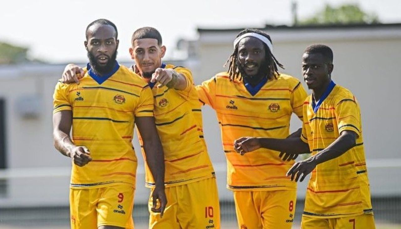 FC Internațional. Echipa românilor din Anglia a renunțat la strategia de a juca doar cu emigranți din țara noastră_1