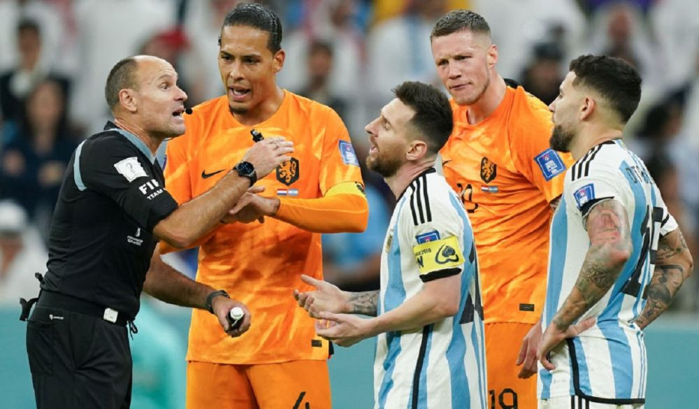 Mateu Lahoz dezvăluie ce s-a &icirc;nt&acirc;mplat după meciul cu 18 cartonașe, Argentina - Olanda: M-a sunat Messi