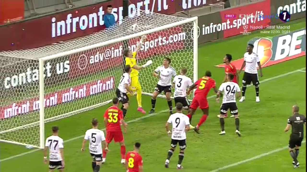 S-a lovit mingea de el! Primul assist pentru Ngezana la FCSB_10
