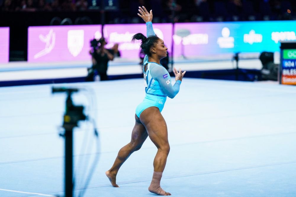 A scris istorie chiar și cu penalizare! Simone Biles a dominat competiția deși știa că i se deduc puncte la săritura senzațională care îi poartă numele _4
