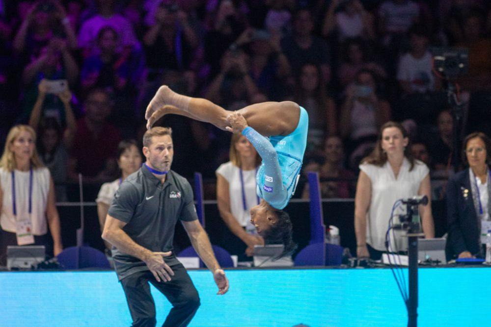A scris istorie chiar și cu penalizare! Simone Biles a dominat competiția deși știa că i se deduc puncte la săritura senzațională care îi poartă numele _1
