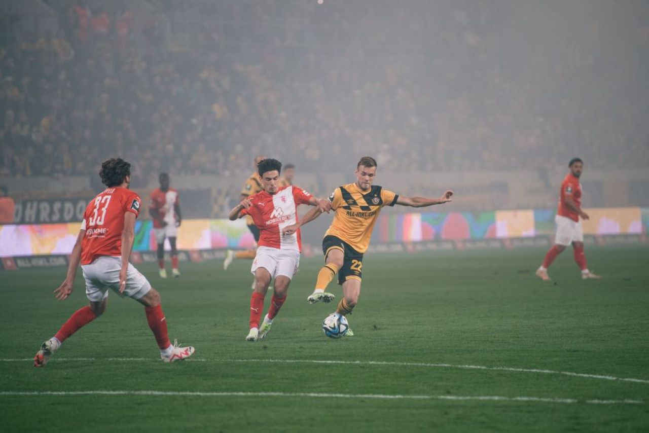 La mijlocul săptămânii și în seară de UCL, o echipă de liga a treia a strâns aproape 30.000 de oameni la meci!_2