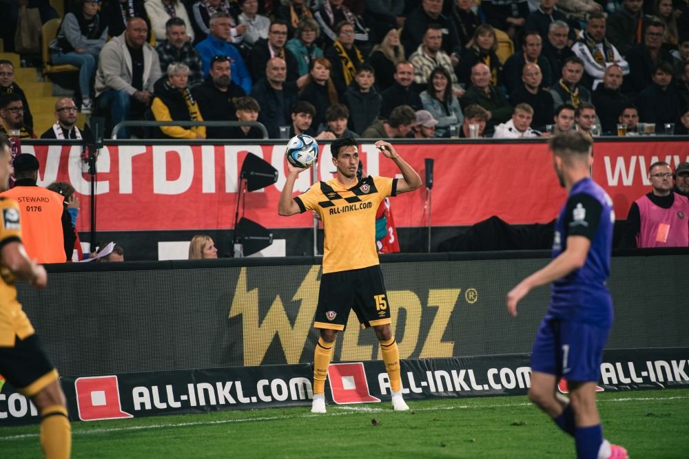 La mijlocul săptămânii și în seară de UCL, o echipă de liga a treia a strâns aproape 30.000 de oameni la meci!_6