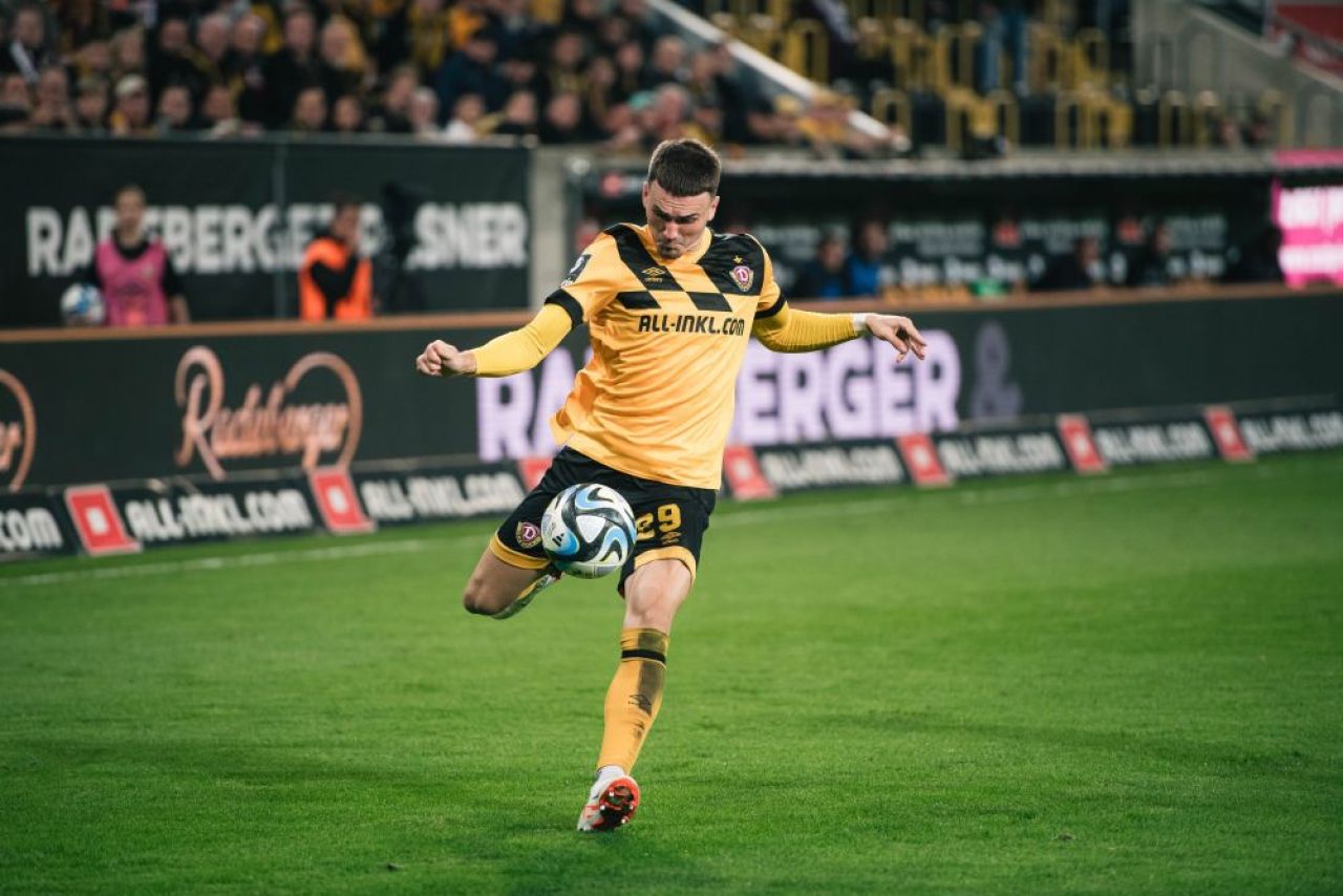 La mijlocul săptămânii și în seară de UCL, o echipă de liga a treia a strâns aproape 30.000 de oameni la meci!_9