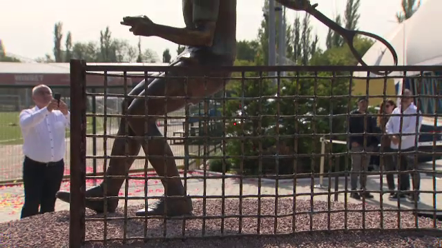 Ilie Năstase are statuie. Cum arată și unde e amplasată_4