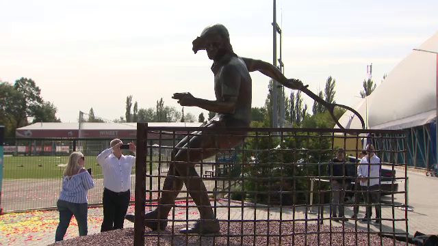 Ilie Năstase are statuie. Cum arată și unde e amplasată_13