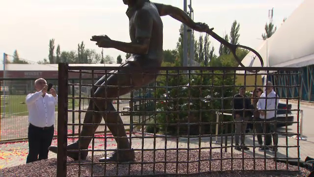 Ilie Năstase are statuie. Cum arată și unde e amplasată_38