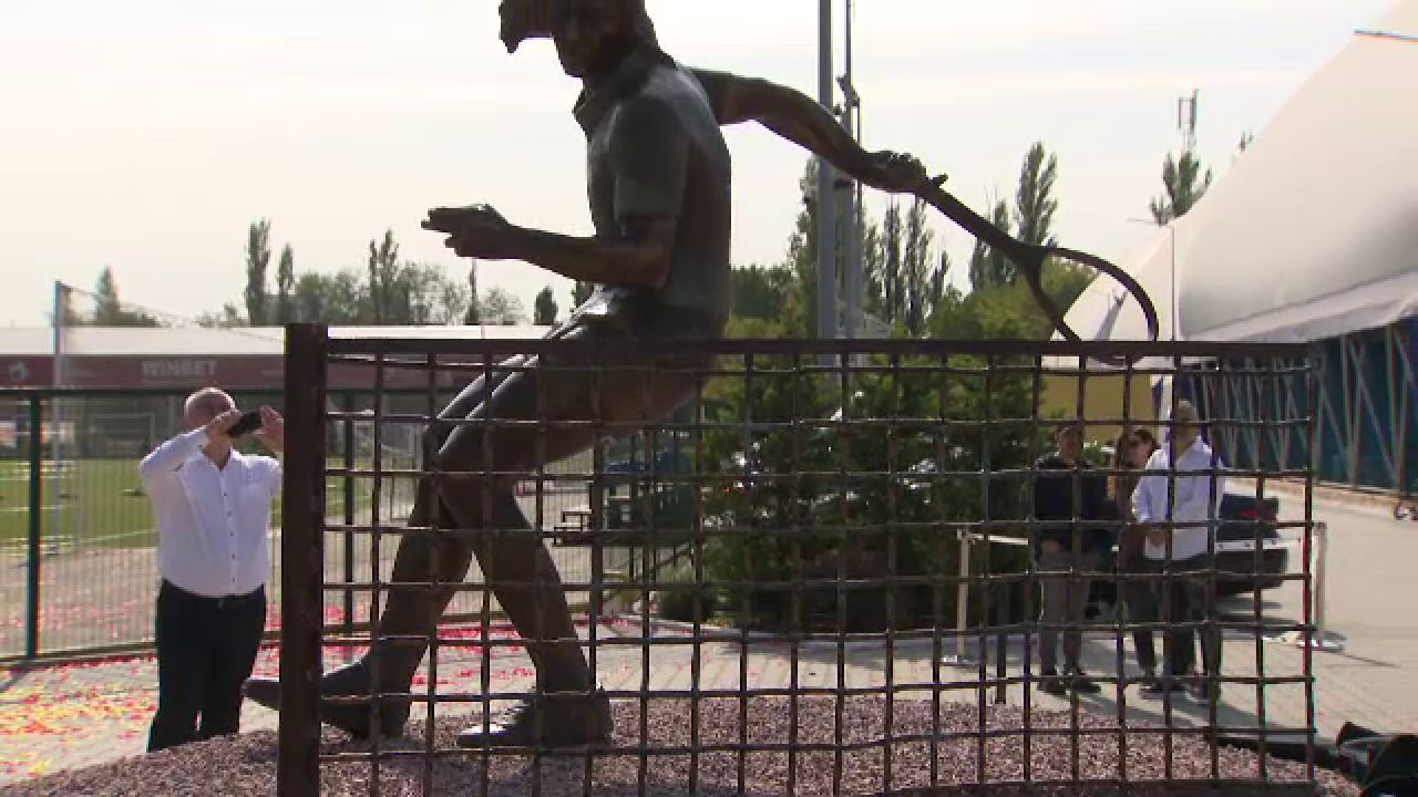 Ilie Năstase are statuie. Cum arată și unde e amplasată_30
