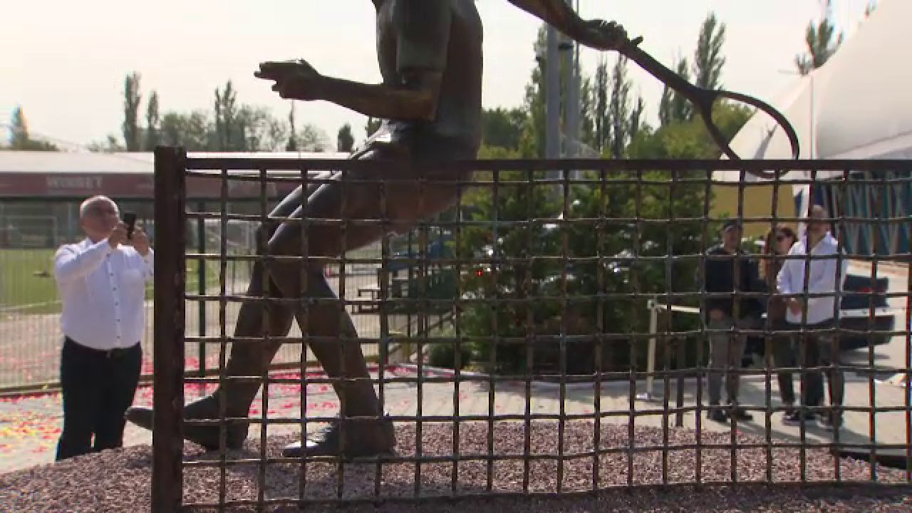 Ilie Năstase are statuie. Cum arată și unde e amplasată_35