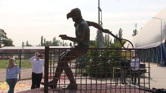 Ilie Năstase are statuie. Cum arată și unde e amplasată_50