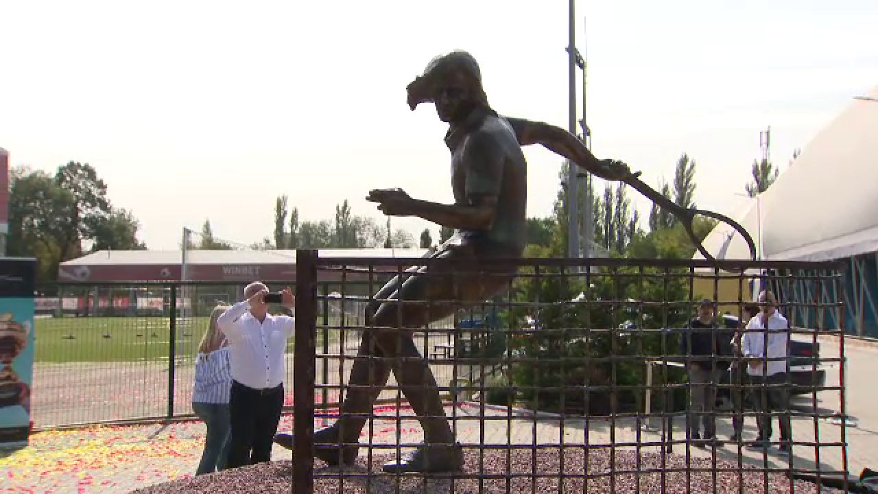 Ilie Năstase are statuie. Cum arată și unde e amplasată_42