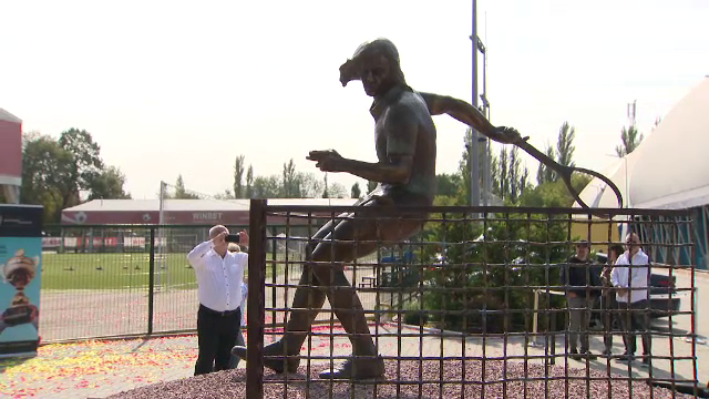 Ilie Năstase are statuie. Cum arată și unde e amplasată_56