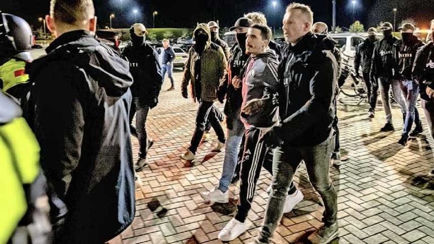 Scandal diplomatic &icirc;ntre Olanda și Polonia după ce doi fotbaliști de la Legia Varșovia au fost arestați la finalul meciului cu AZ Alkmaar!