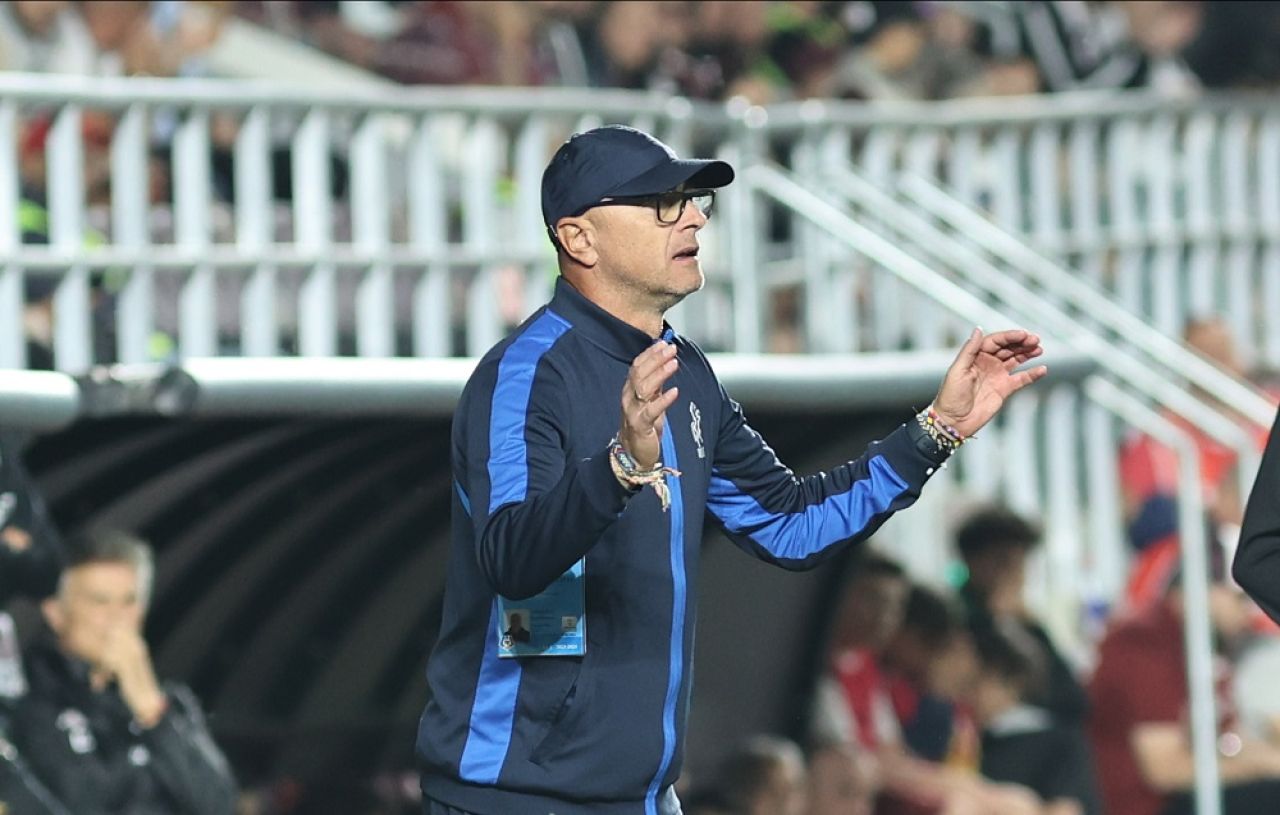 GALERIE FOTO | Ea este femeia care l-a MOTIVAT pe Man sa ajunga cel mai bun jucator din Liga 1! ' Perla' lui Becali este impreuna cu fosta Miss Arad de 7 ani_16
