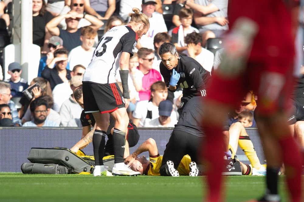 Accidentare horror în Premier League! A avut nevoie de oxigen după ce și-a rupt glezna pe teren! Imagini cu puternic impact emoțional _13