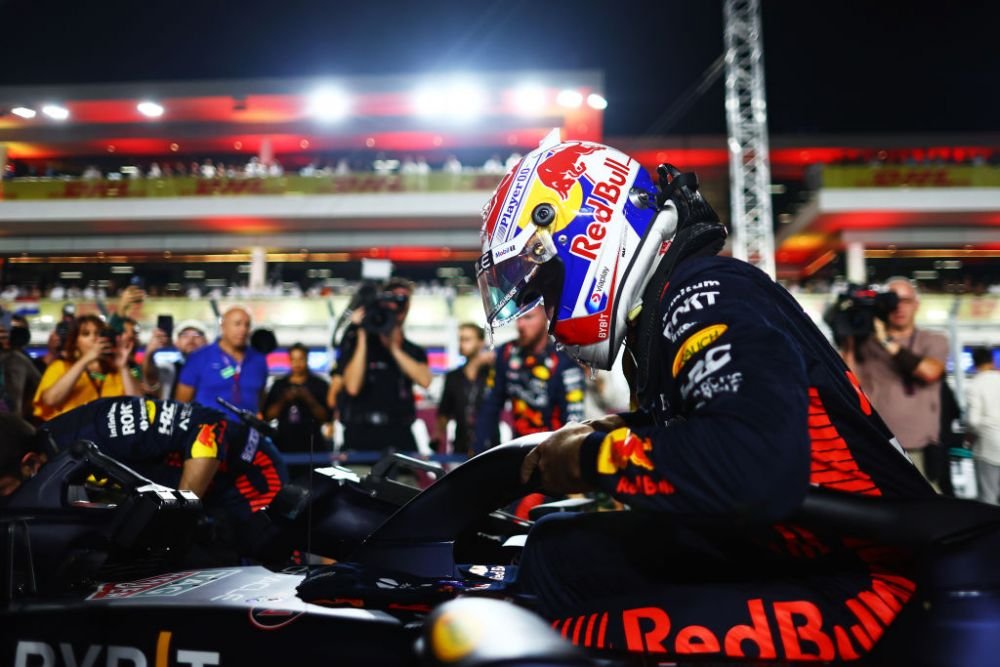 Max Verstappen, campion mondial pentru a treia oară consecutiv! A câștigat titlul la Marele Premiu de Formula 1 din Qatar, cursa sprint, deși nu a terminat pe primul loc _3