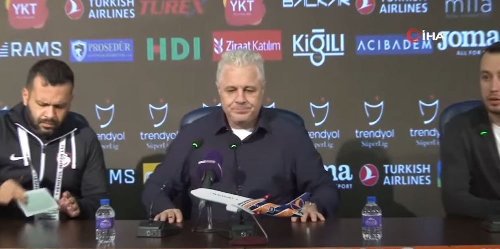 „Nu i-am văzut pe teren. Vreau să întreb: de ce?” Marius Șumudică, spumos la conferința de presă după înfrângerea cu Basaksehir _3