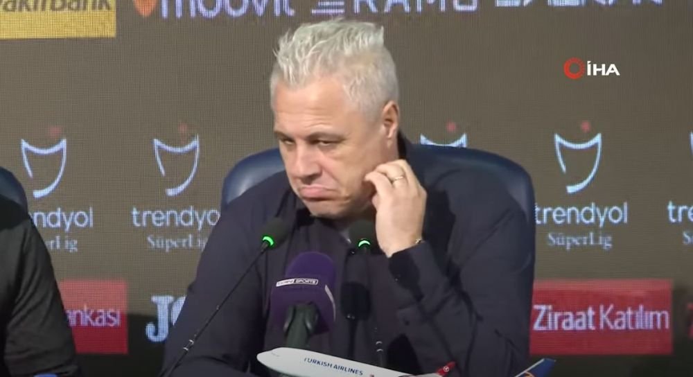 „Nu i-am văzut pe teren. Vreau să întreb: de ce?” Marius Șumudică, spumos la conferința de presă după înfrângerea cu Basaksehir _4