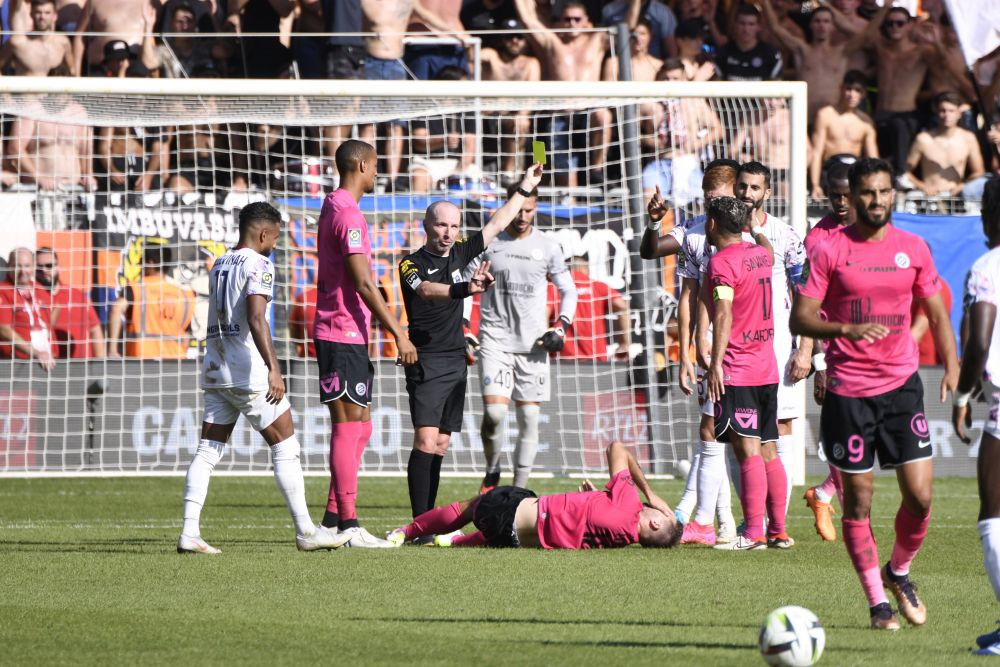 Meci din Ligue 1, suspendat din cauza unei petarde! Portarul a fost scos pe targă_3