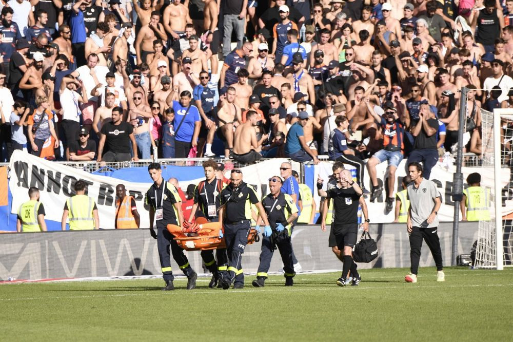 Meci din Ligue 1, suspendat din cauza unei petarde! Portarul a fost scos pe targă_6