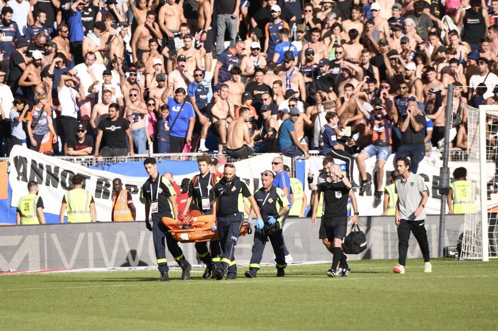 Meci din Ligue 1, suspendat din cauza unei petarde! Portarul a fost scos pe targă_6