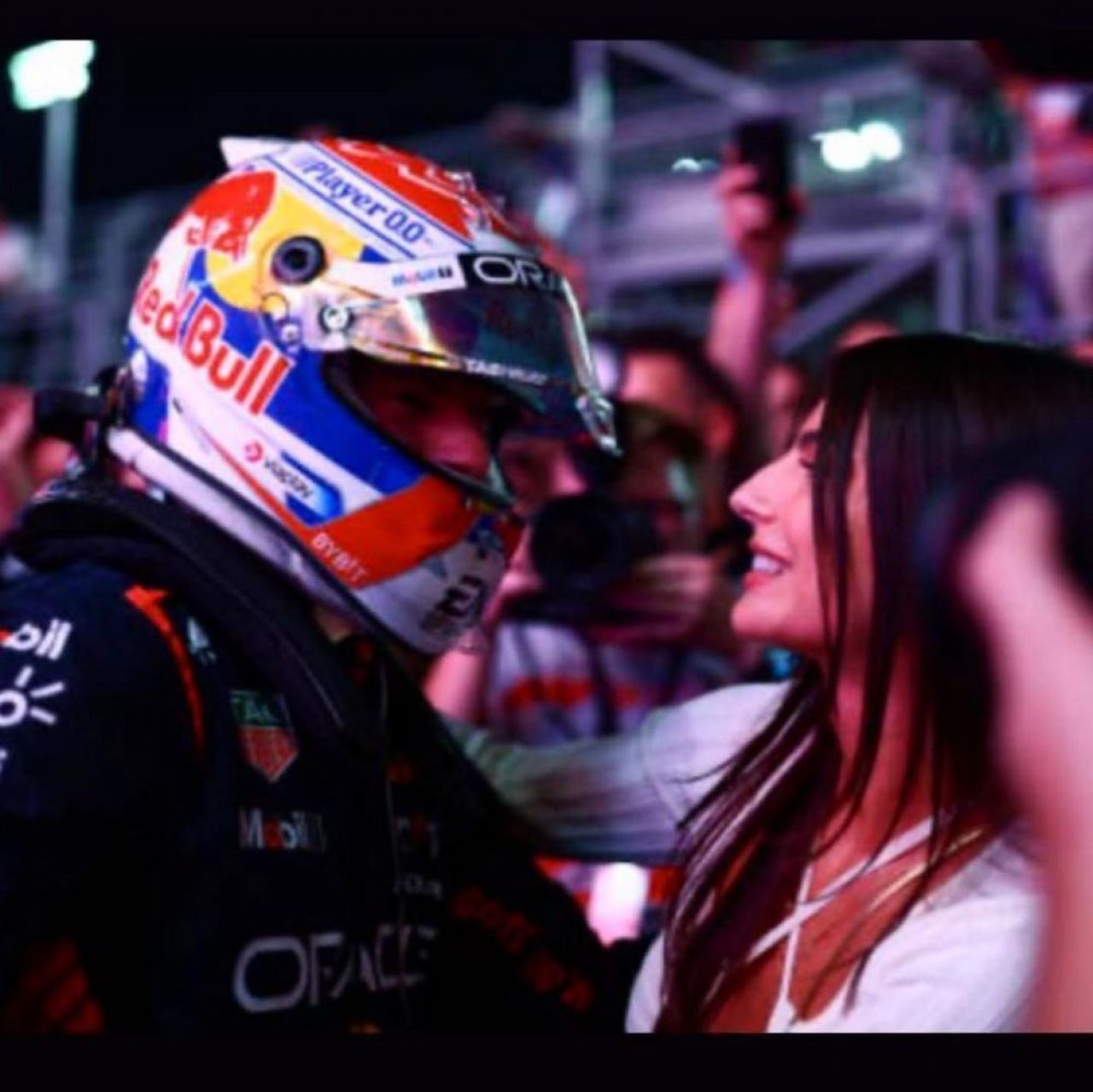 Cum s-a afișat Max Verstappen alături de partenera sa model, Kelly Piquet_21