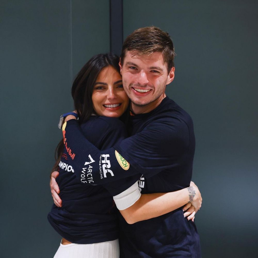 Cum s-a afișat Max Verstappen alături de partenera sa model, Kelly Piquet_24