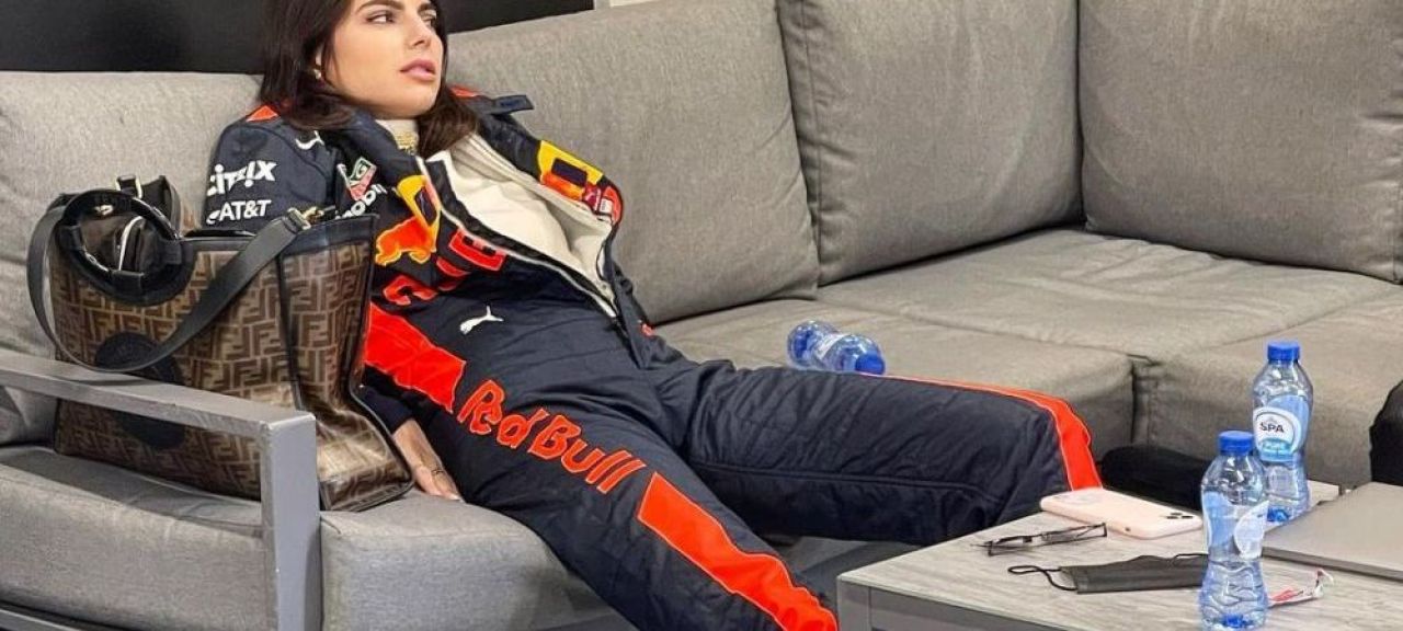 Cum s-a afișat Max Verstappen alături de partenera sa model, Kelly Piquet_27
